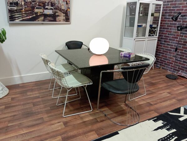 Table design 80's en granit noir