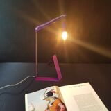 Lampe géométrique mauve