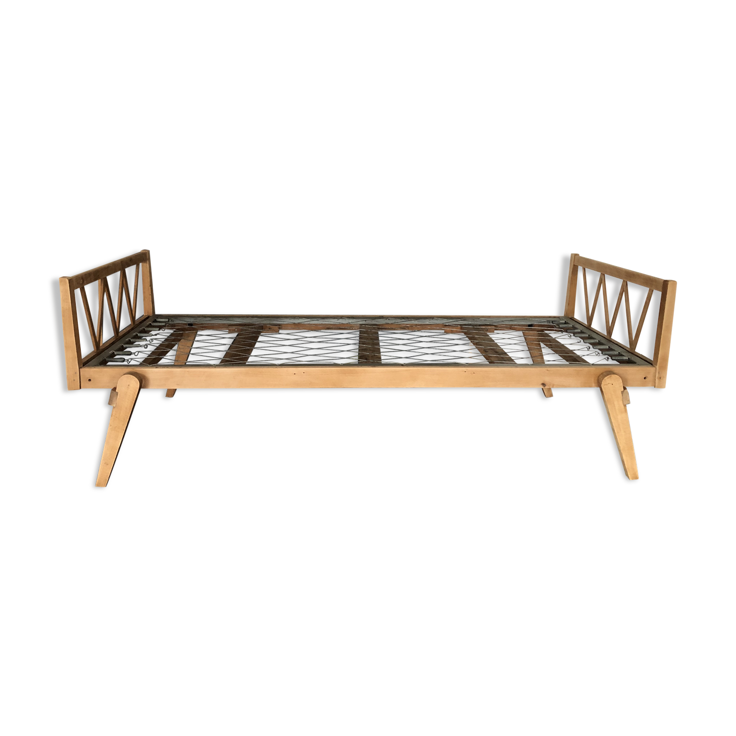 Resting bed braces reconstruction / vintage midcentury