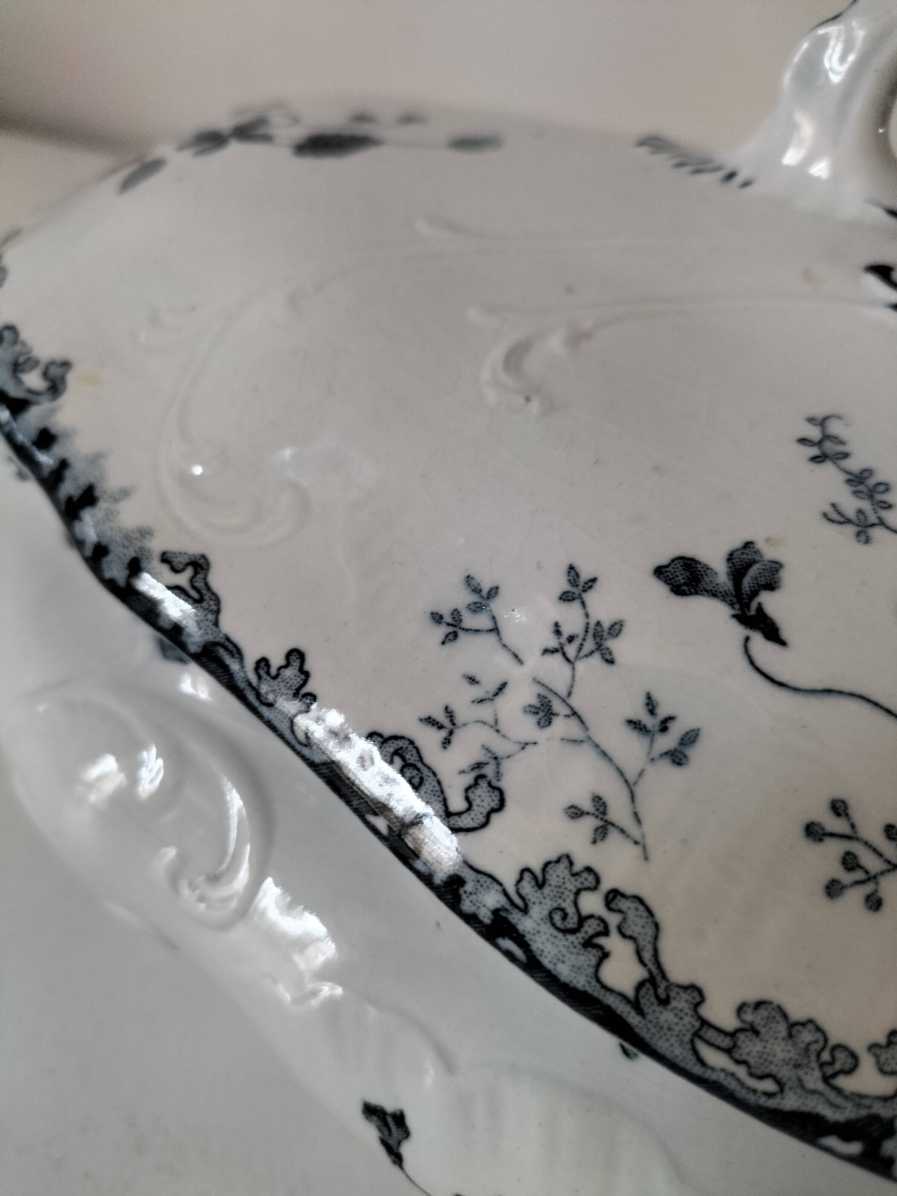 Antique Creil & Montereau soup tureen – sold by E. Bourgeois