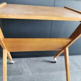 Serving table