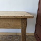 Old farmhouse table for 4/6 people.