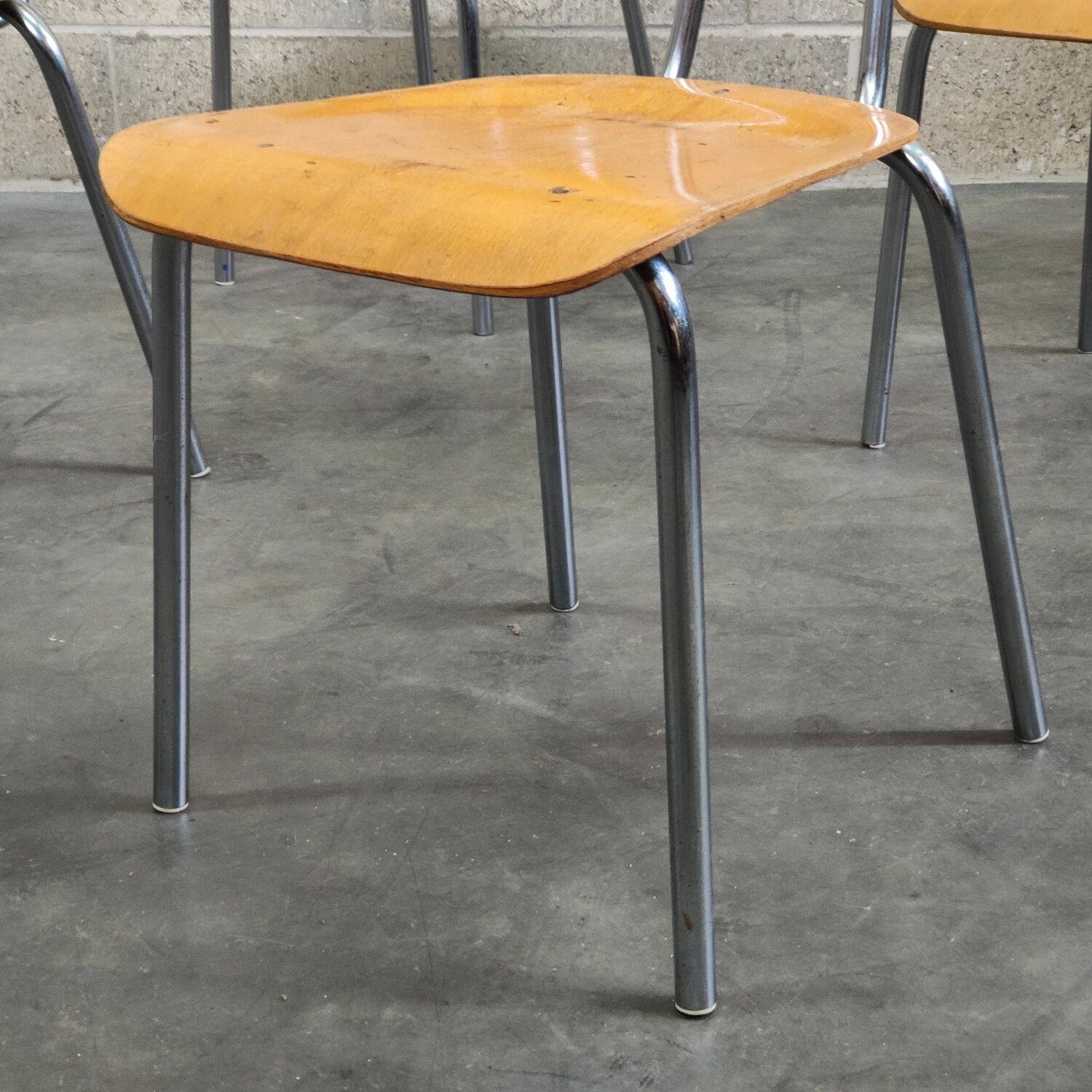 Lot de 6 chaises type ecole chrome et bois 1970