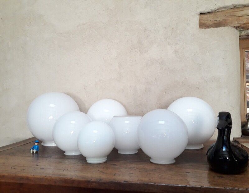 Globe 20cm en verre blanc ancien pour lampe suspension