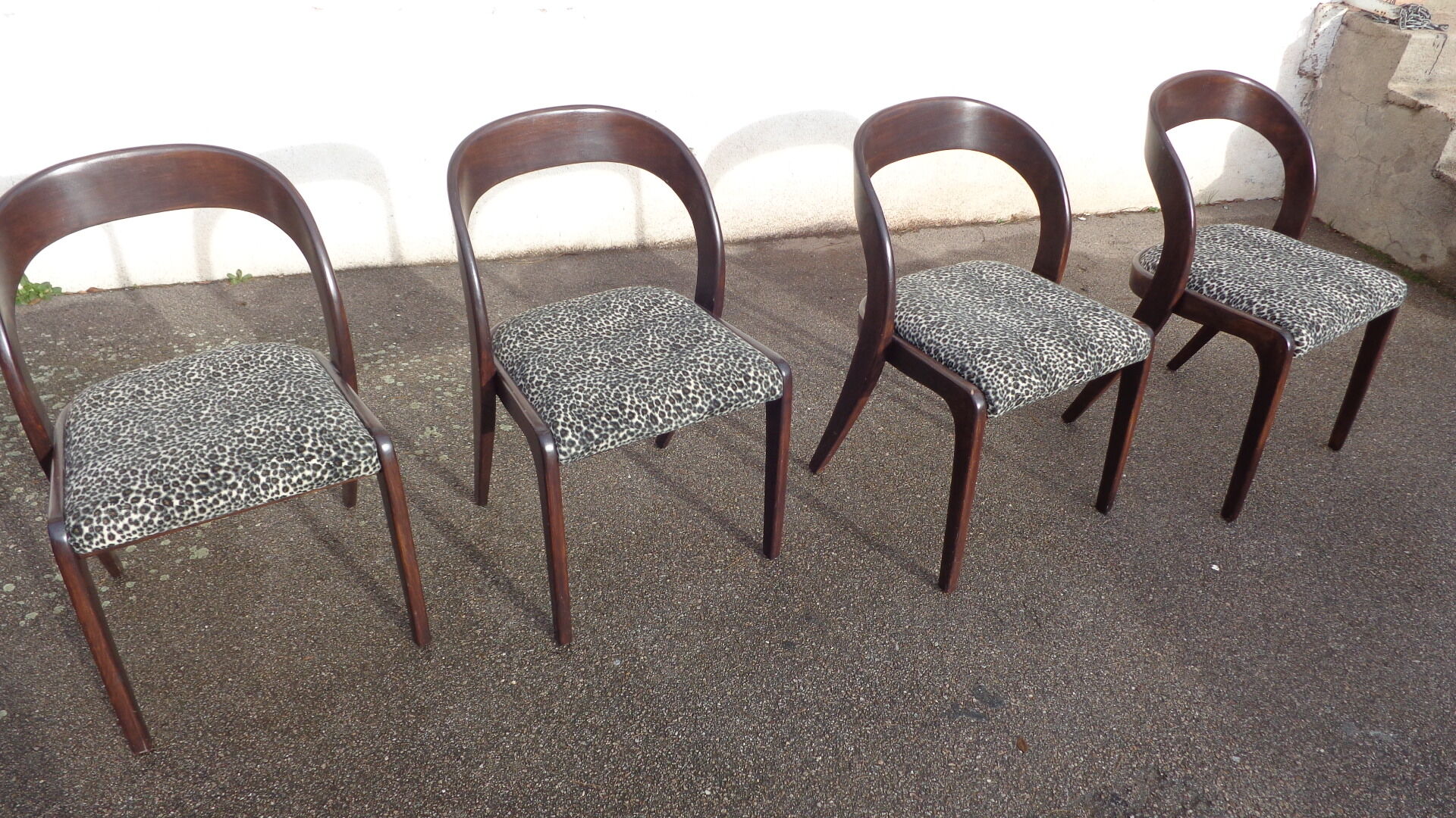 Set of 4 gondola chairs