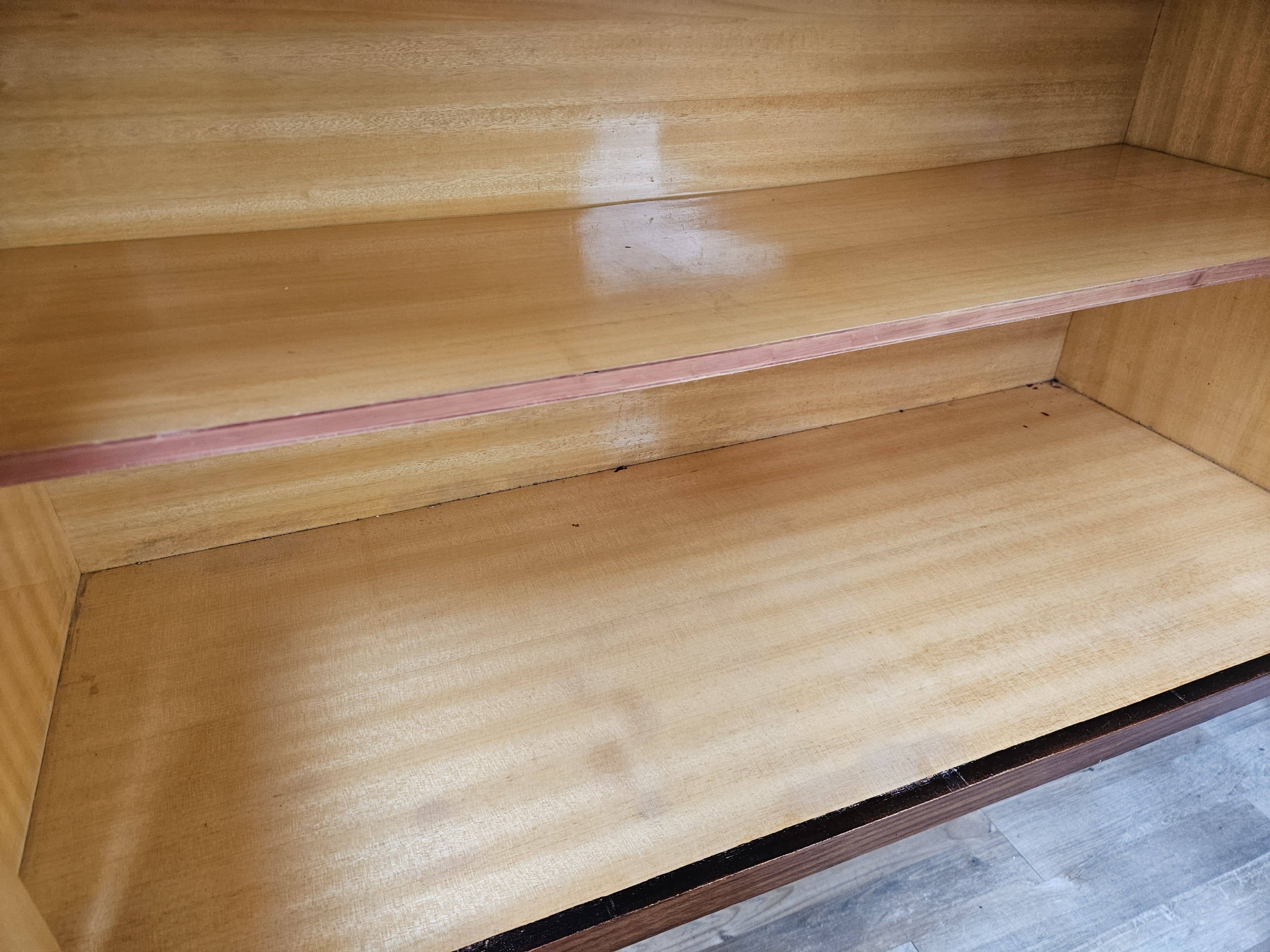 Enfilade en acajou avec plateau en verre