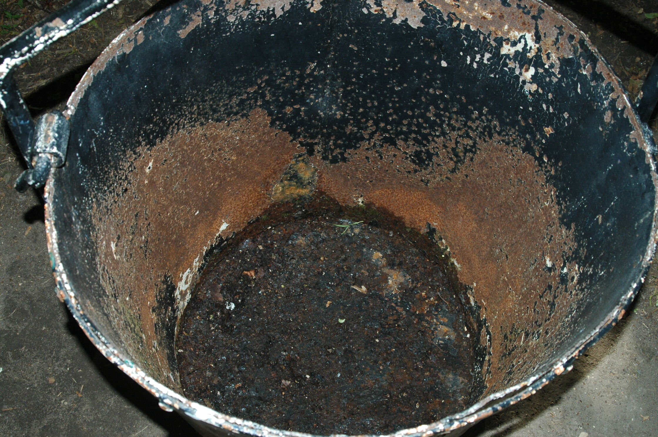 2 old industrial pot hiders 1 m