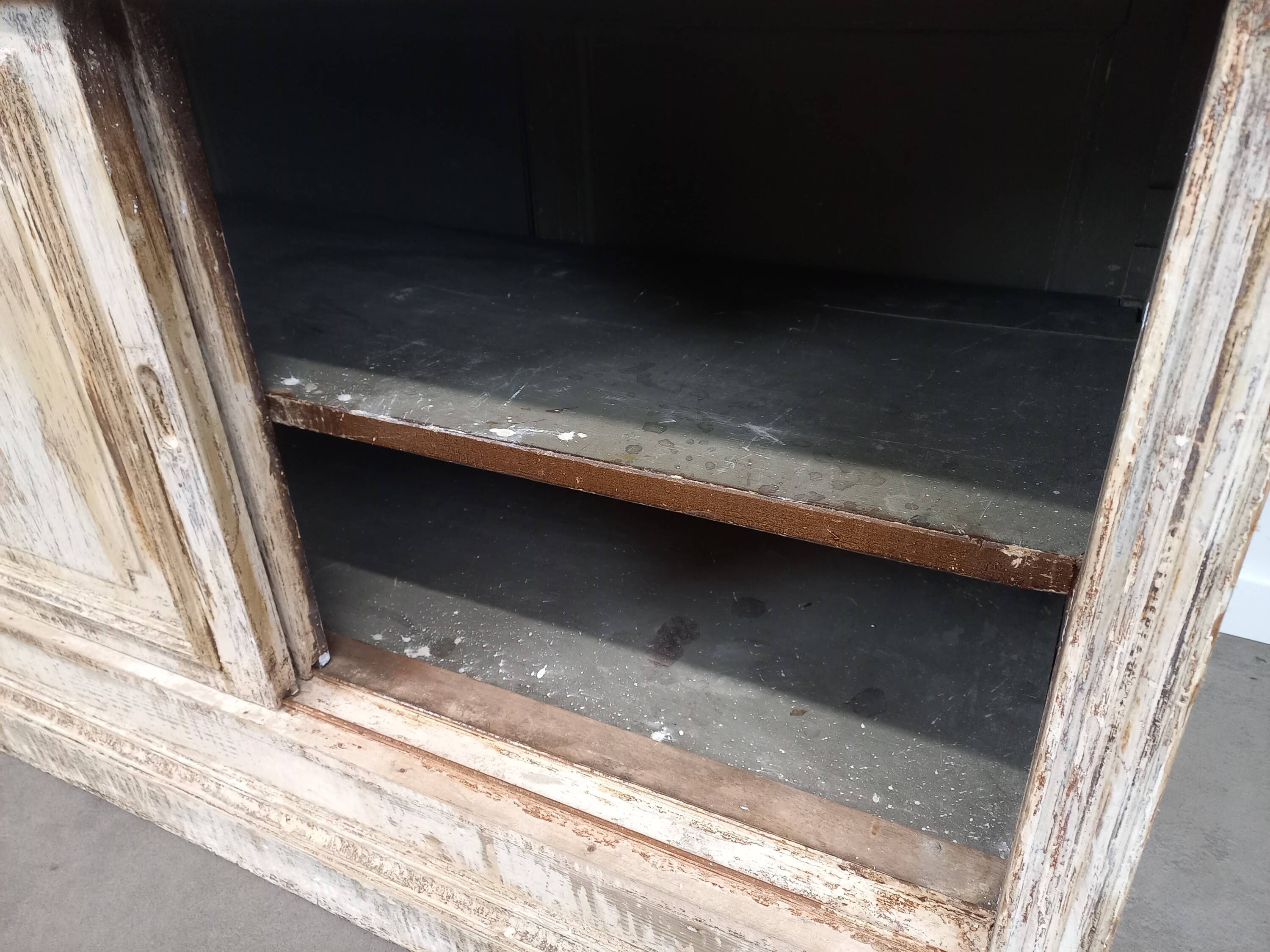 patinated store bank