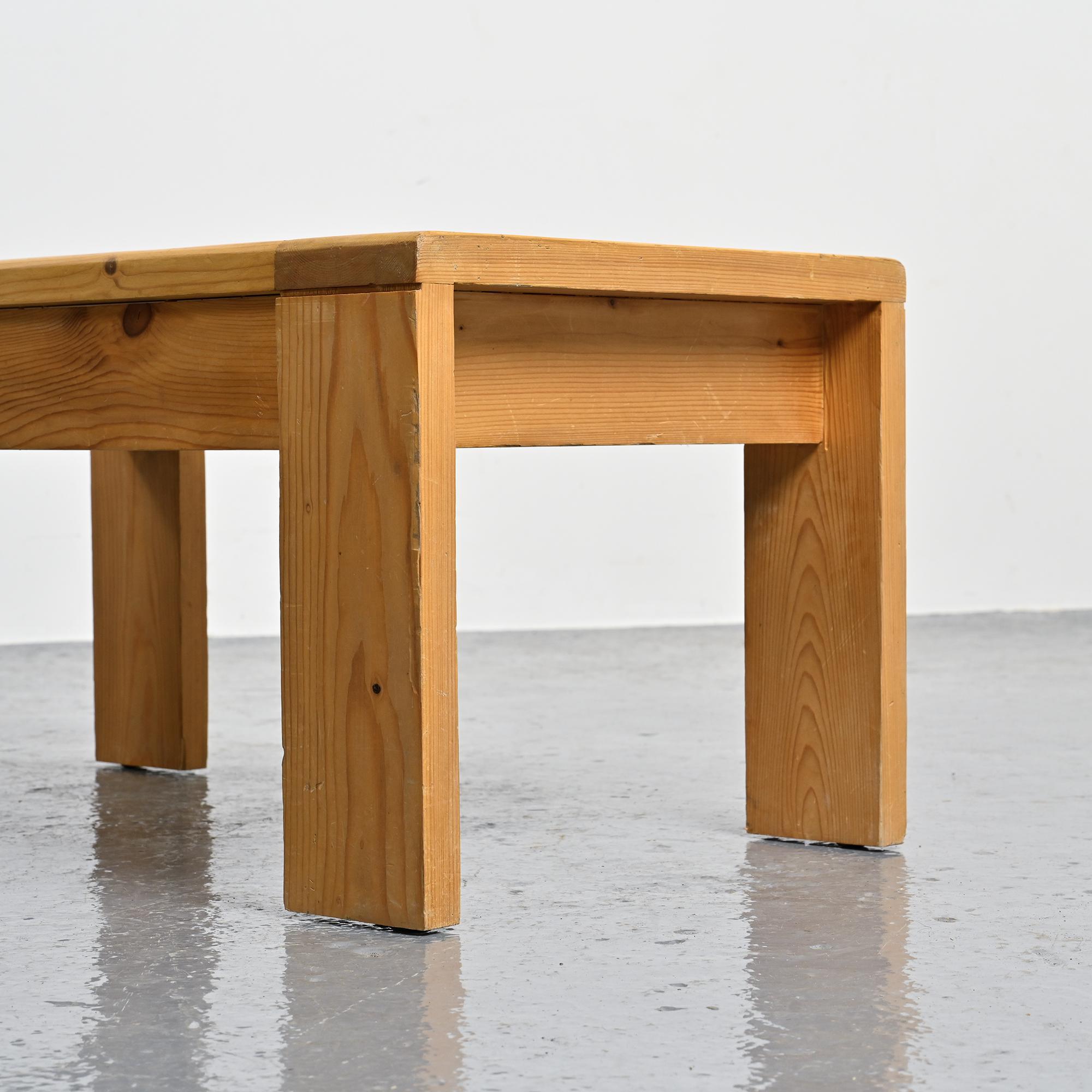 Table basse en pin Les Arcs, circa 1970