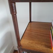 Étagère / bibliothèque en métal et bois massif