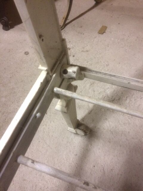 old cast iron bed (wrought iron)