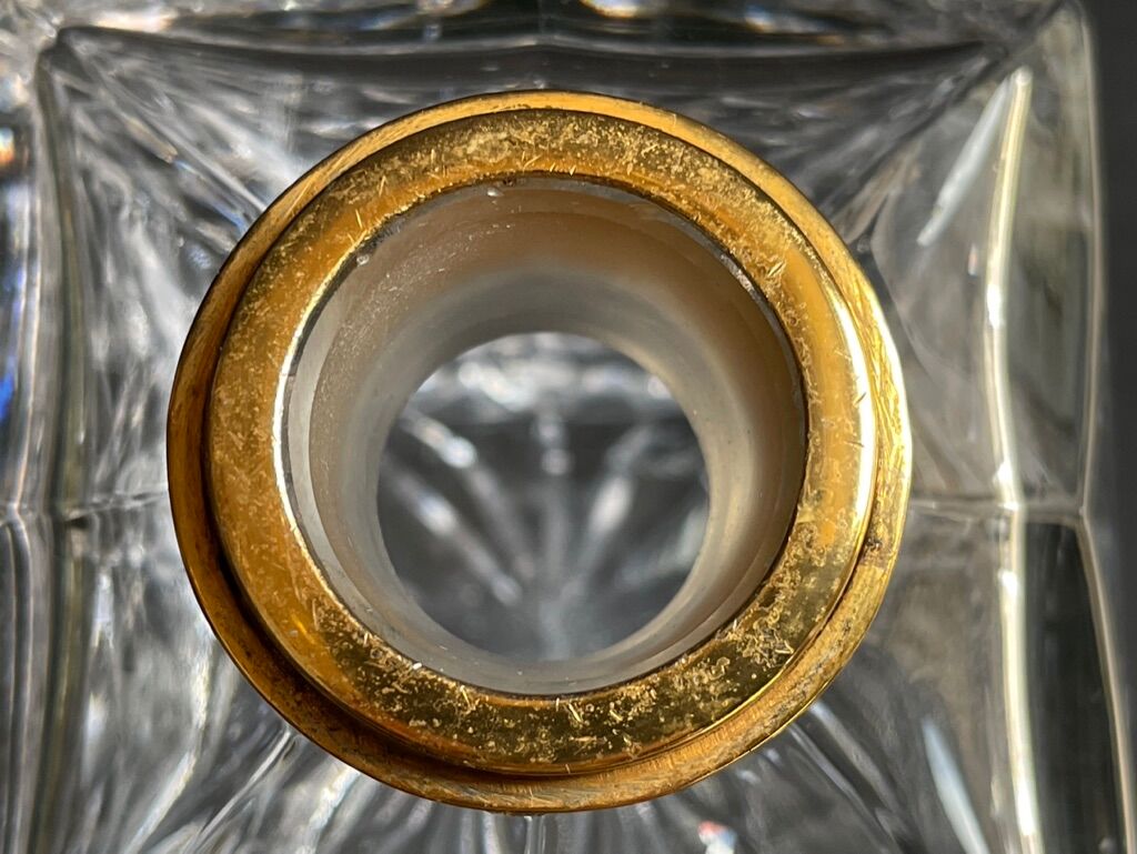 Alcohol decanter in blown and cut crystal Empire style XXth