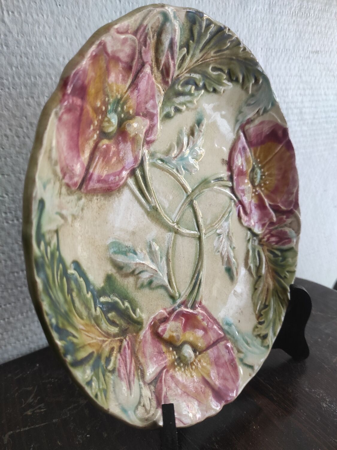 French majolica plate - slip - XIX th - Poppy décor