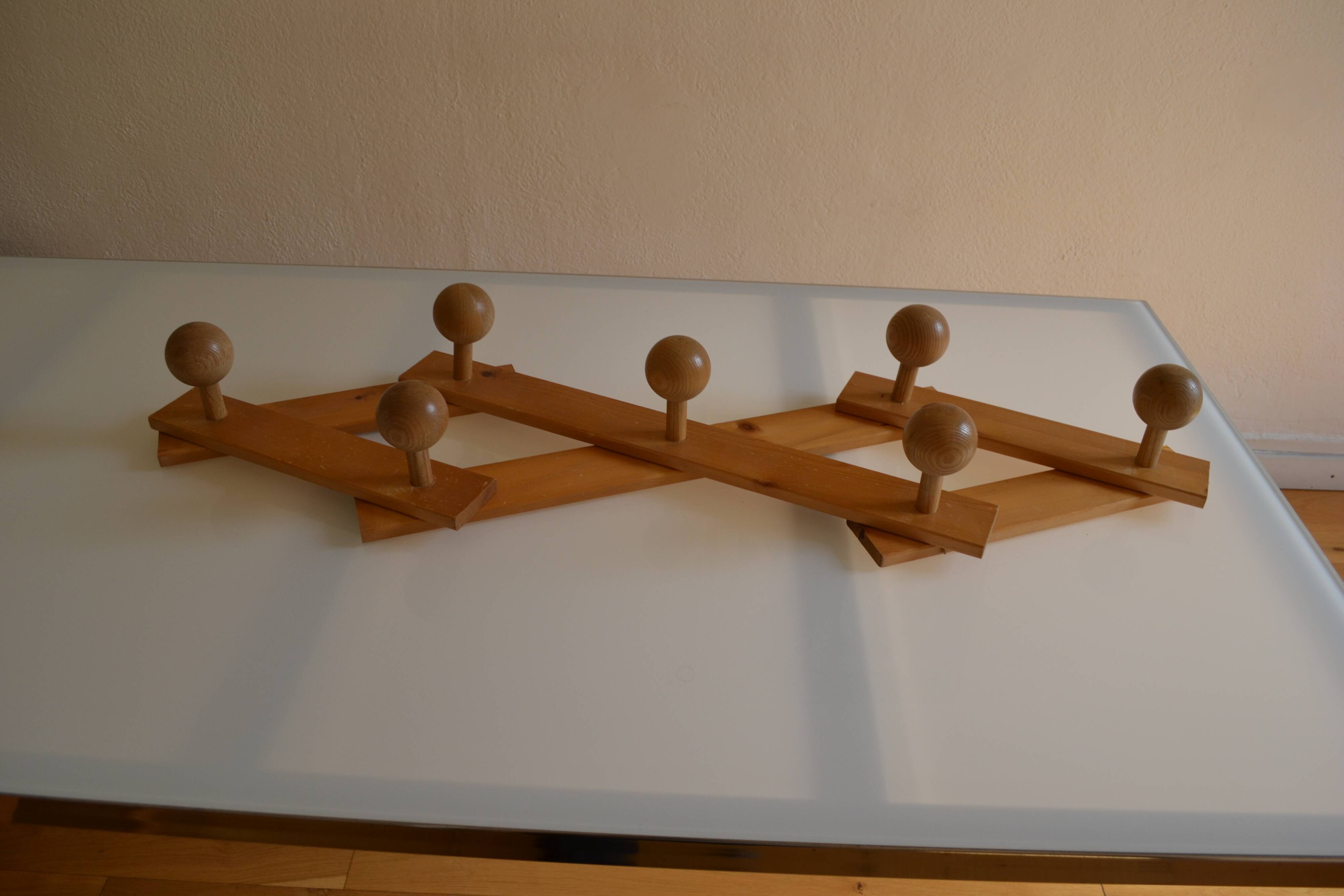 Brutalist wooden accordion wall coat rack with 7 hooks