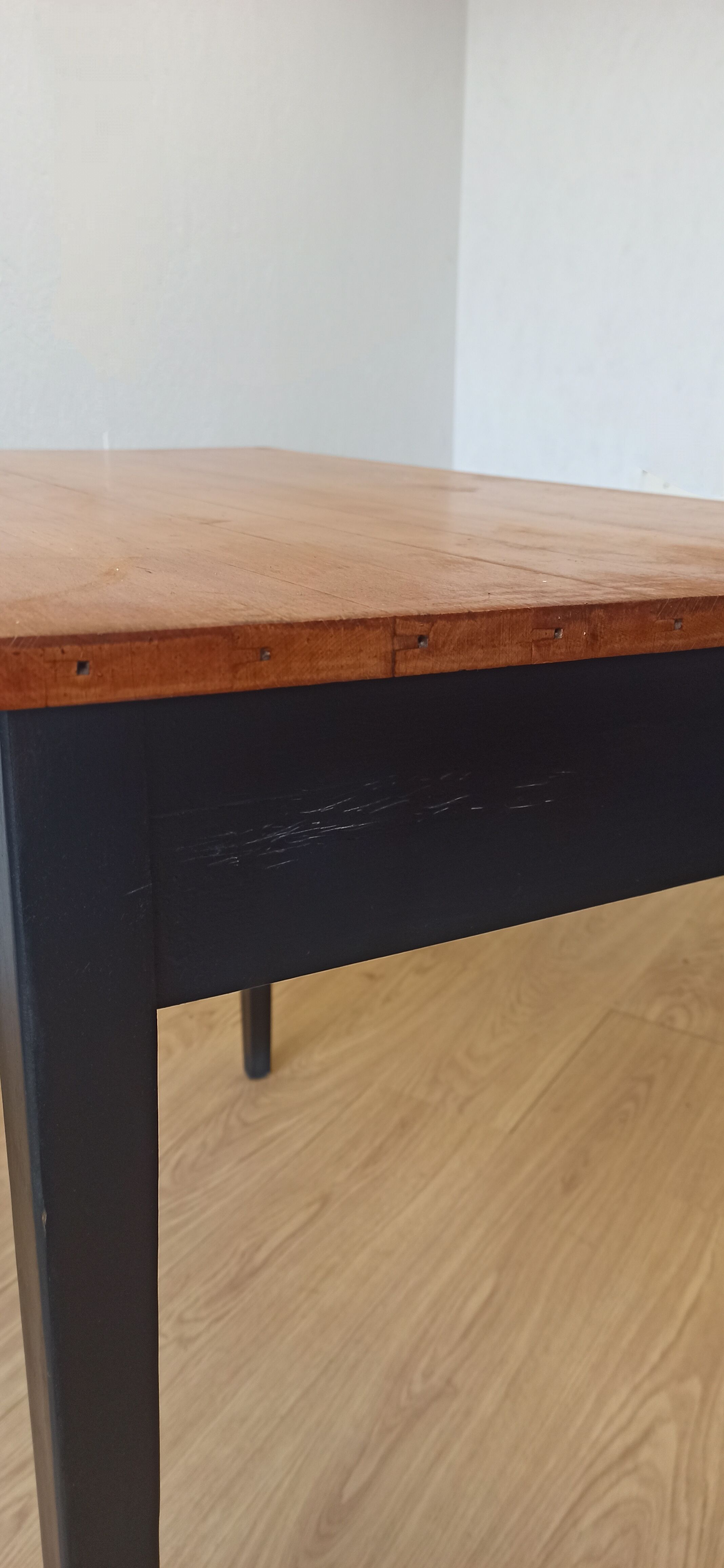 Minimalist kitchen table