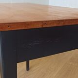 Minimalist kitchen table