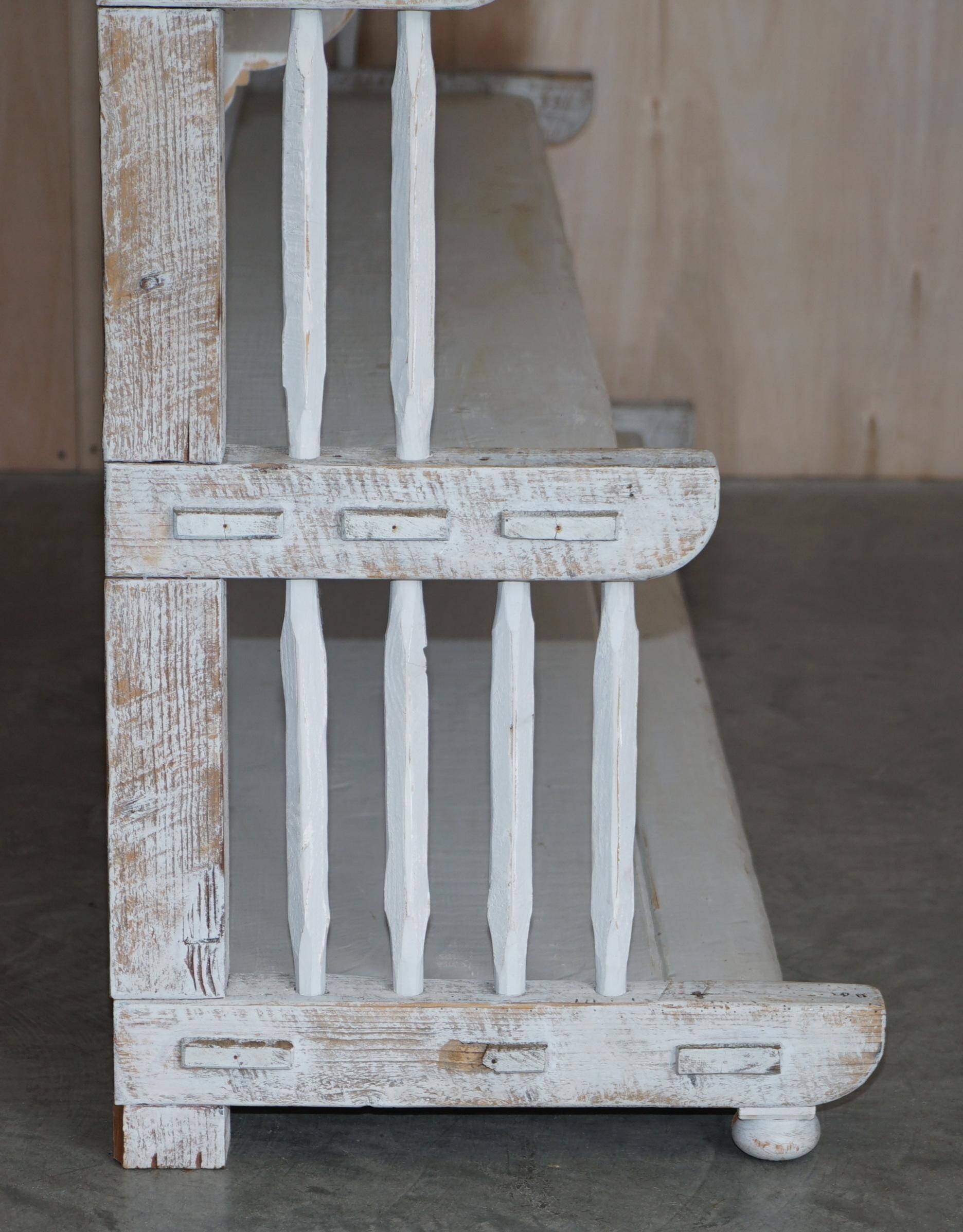 Large cascade shelf in solid oak, Late Victorian style.