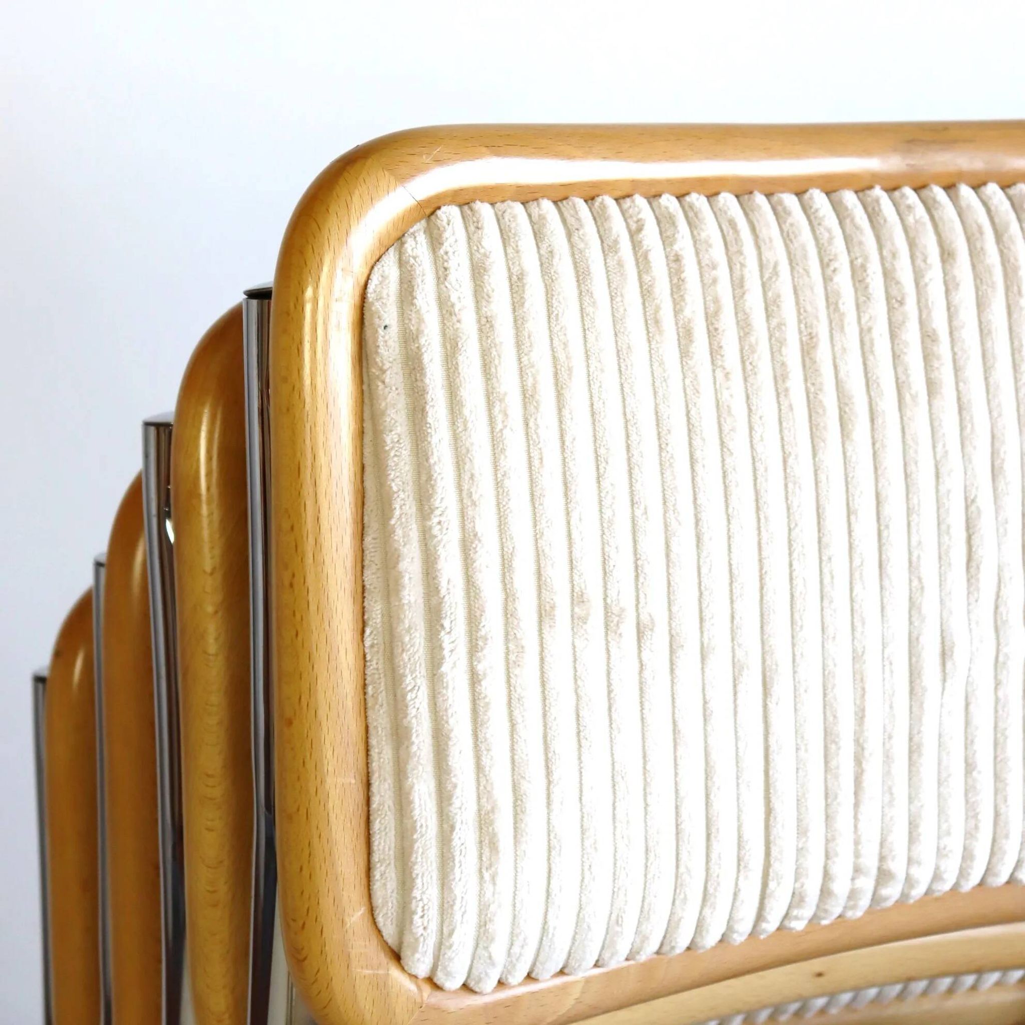 Série de quatre chaises B32