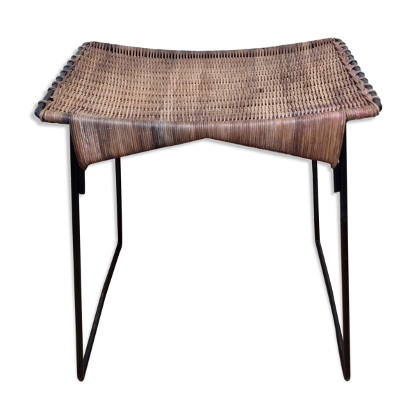 Tabouret Raoul Guys pour Airborne en osier et acier laqué années 50