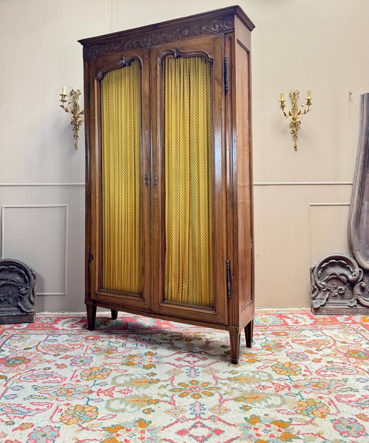 Provençal walnut bookcase from the Louis XVI period, 18th century