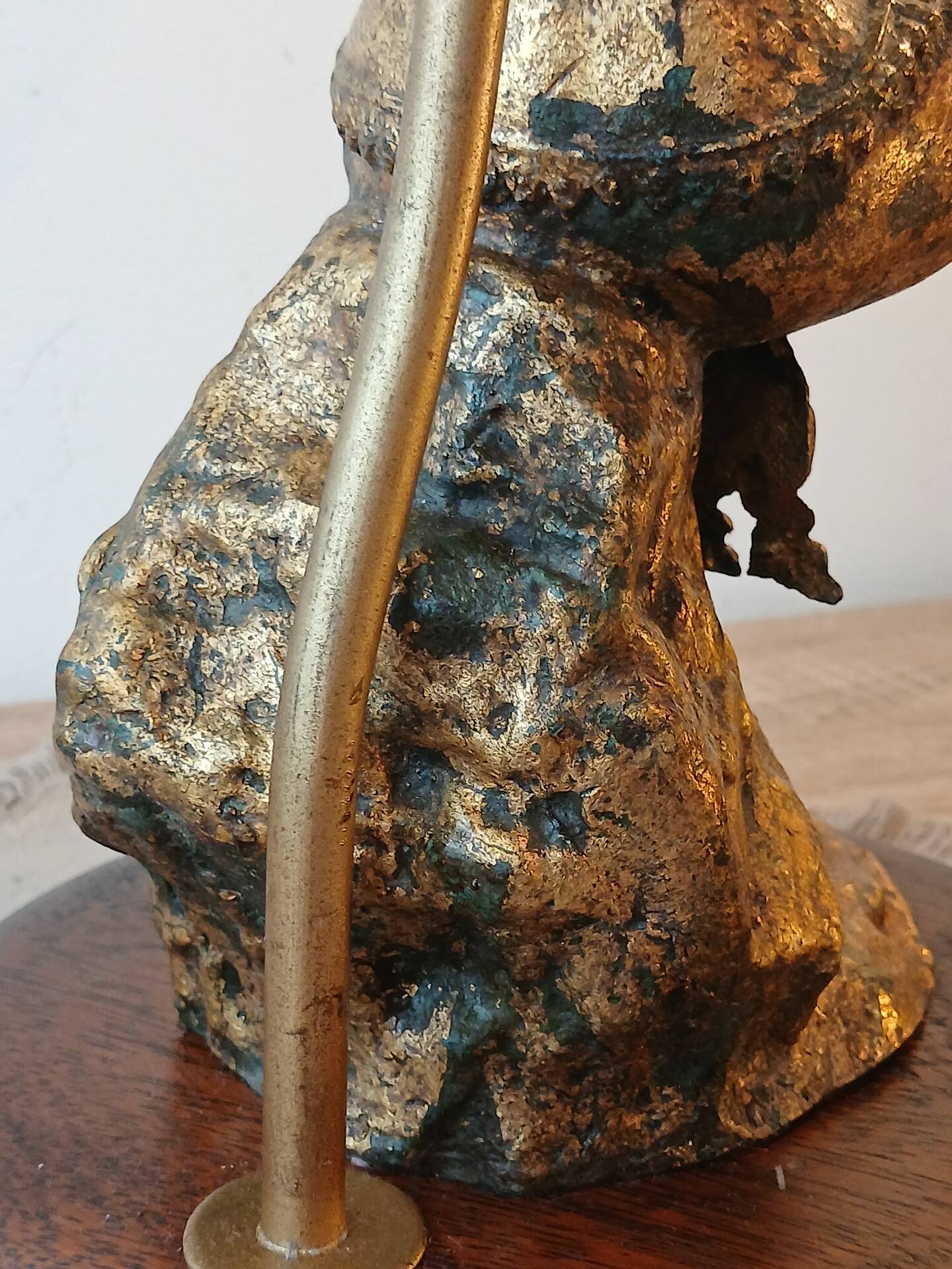 Unique and monumental Siamese bronze lamp from the 19th century, stamped.