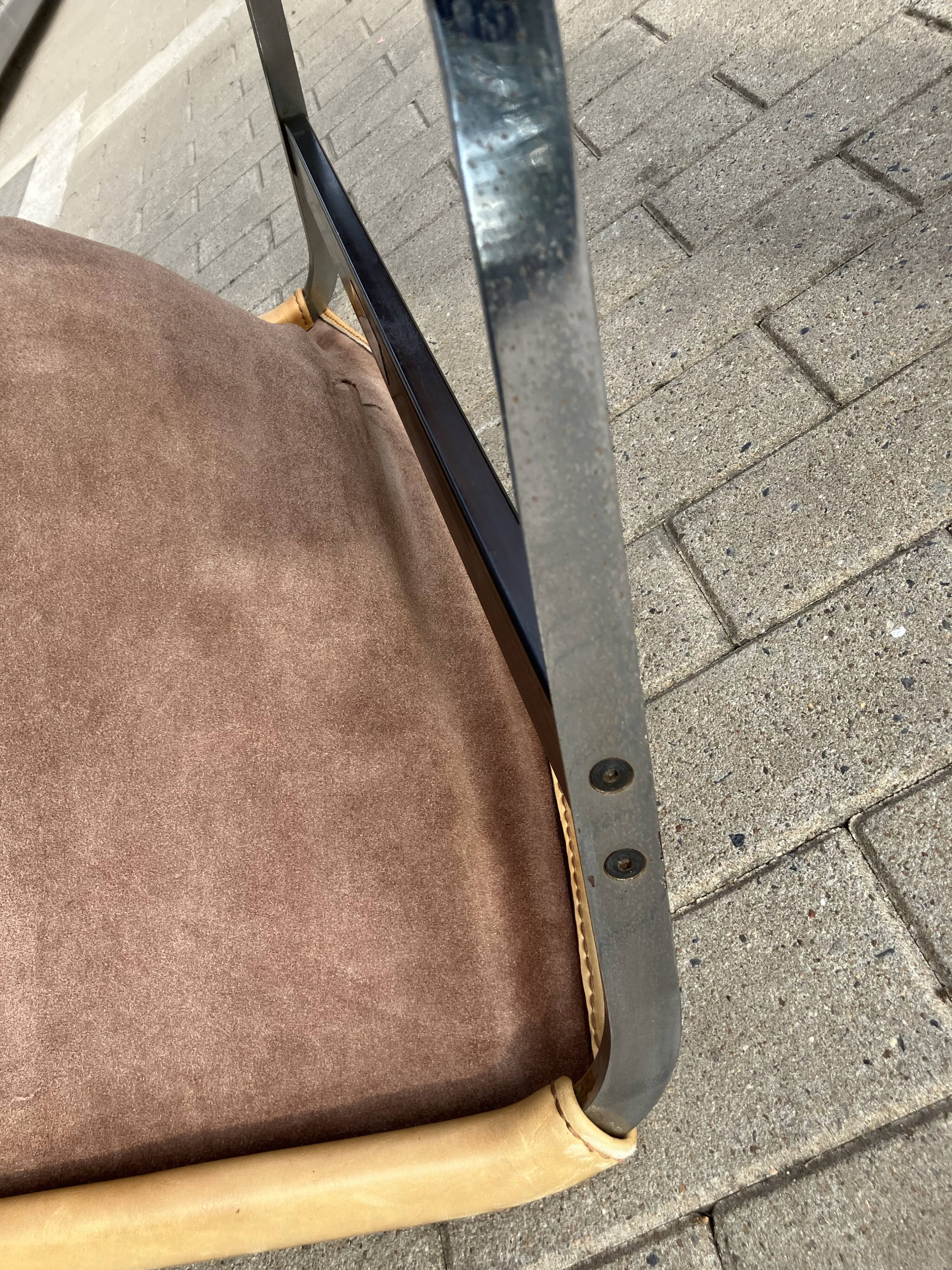 Artifort F444 van Pierre Paulin, natural camel leather