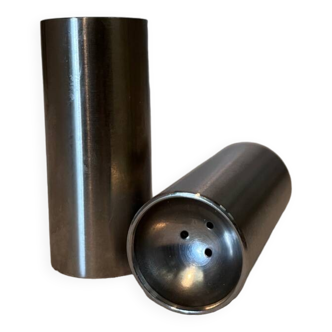 Salt and pepper shaker