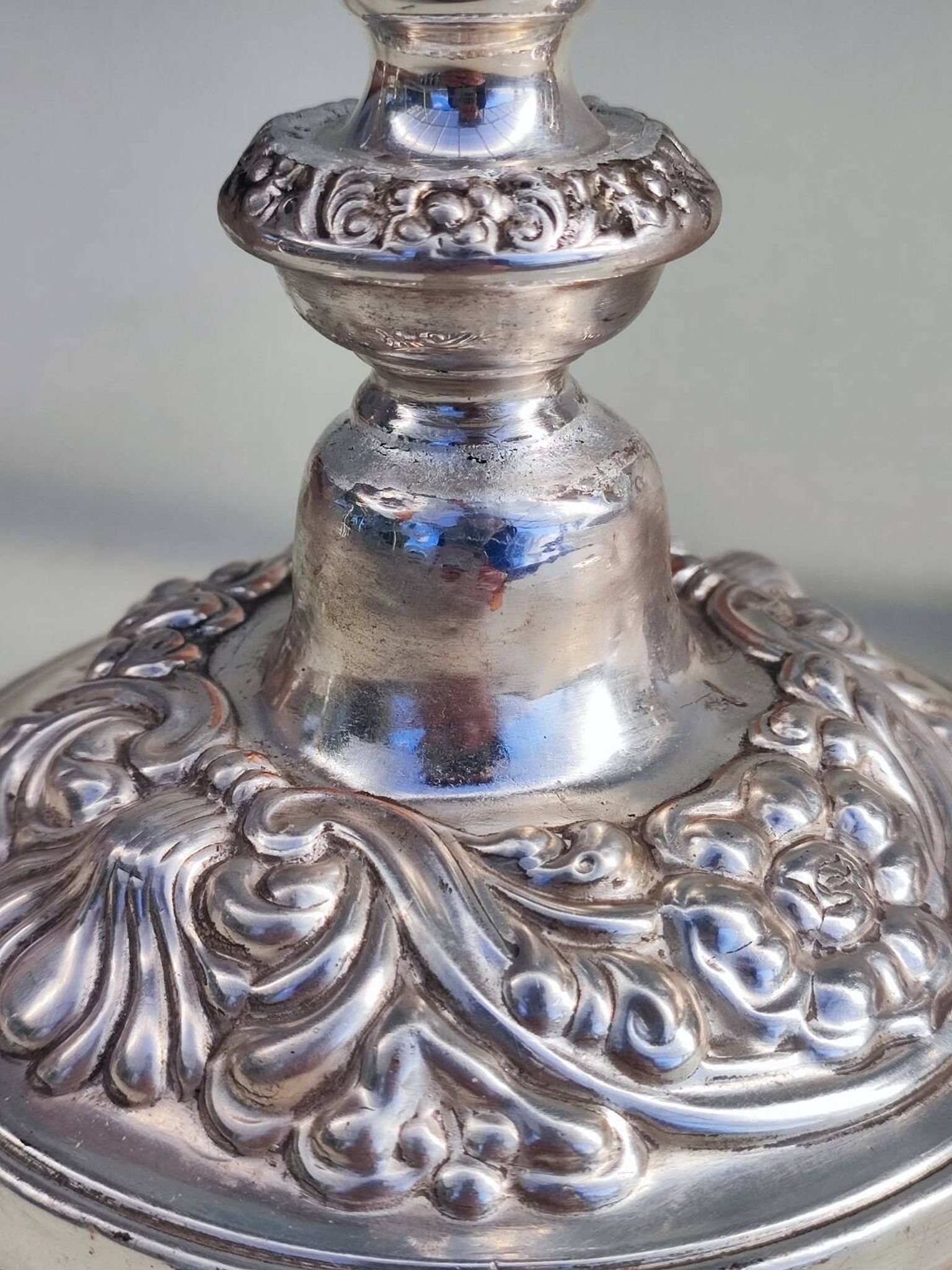 Bougeoirs en métal argenté