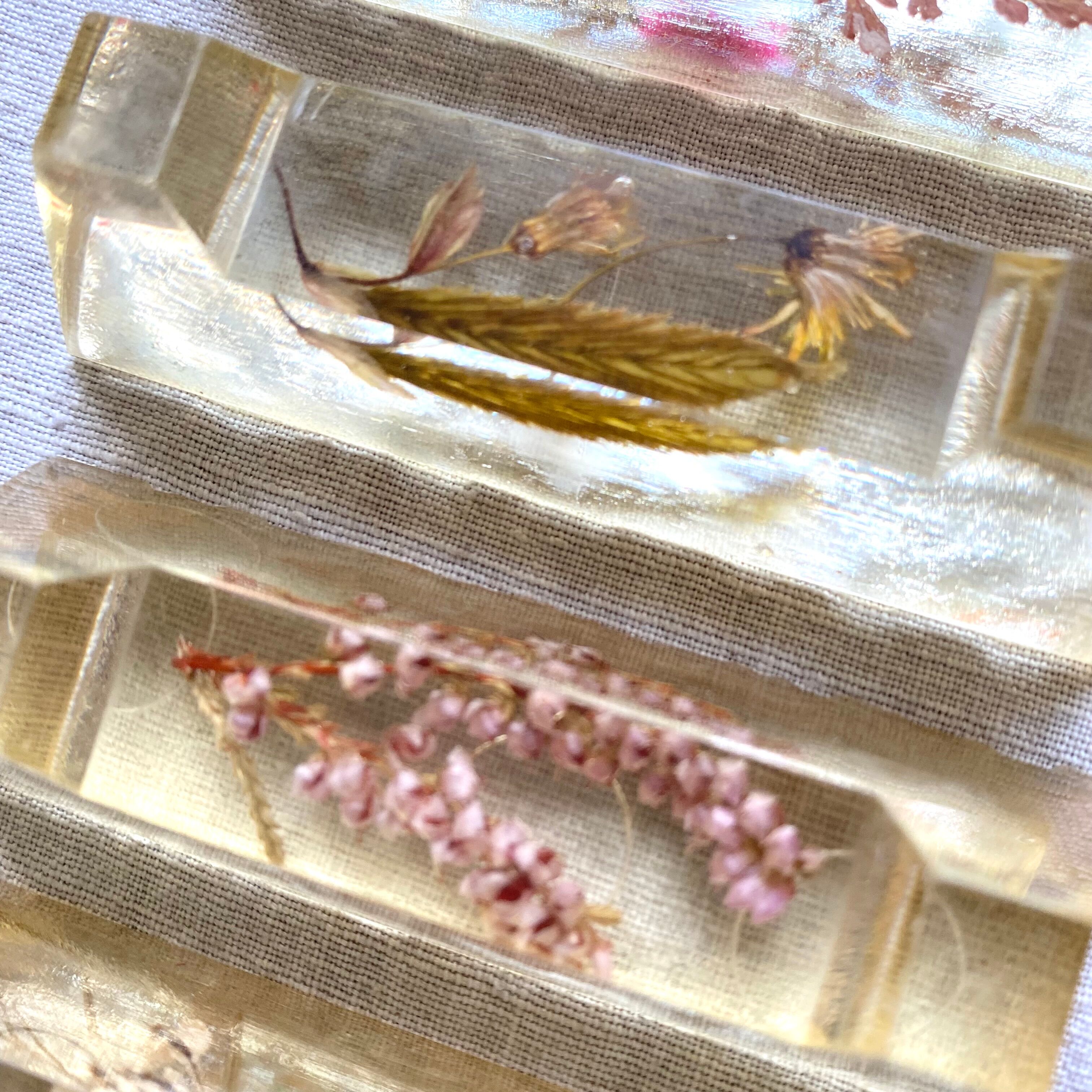 Vintage resin knife holder