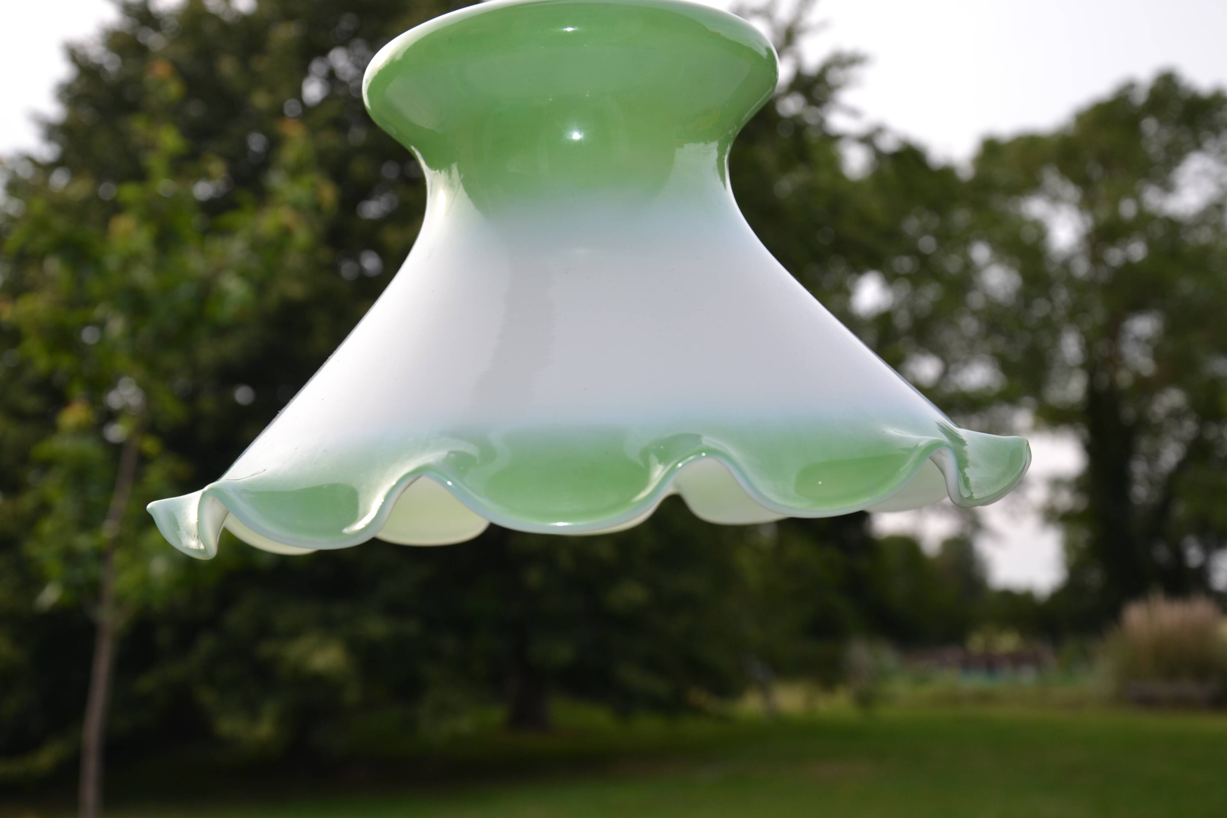 Vintage suspension in green opaline