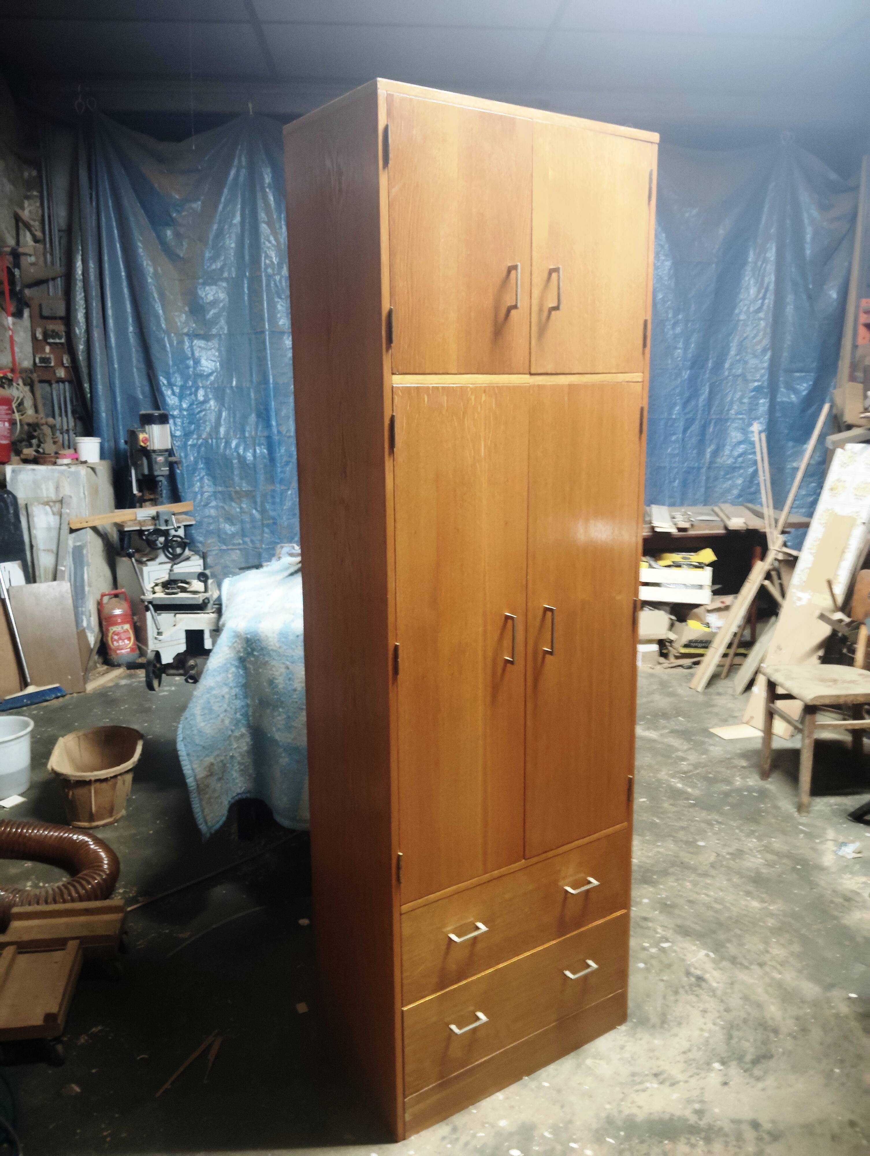 Armoire années 60 vintage faible largeur