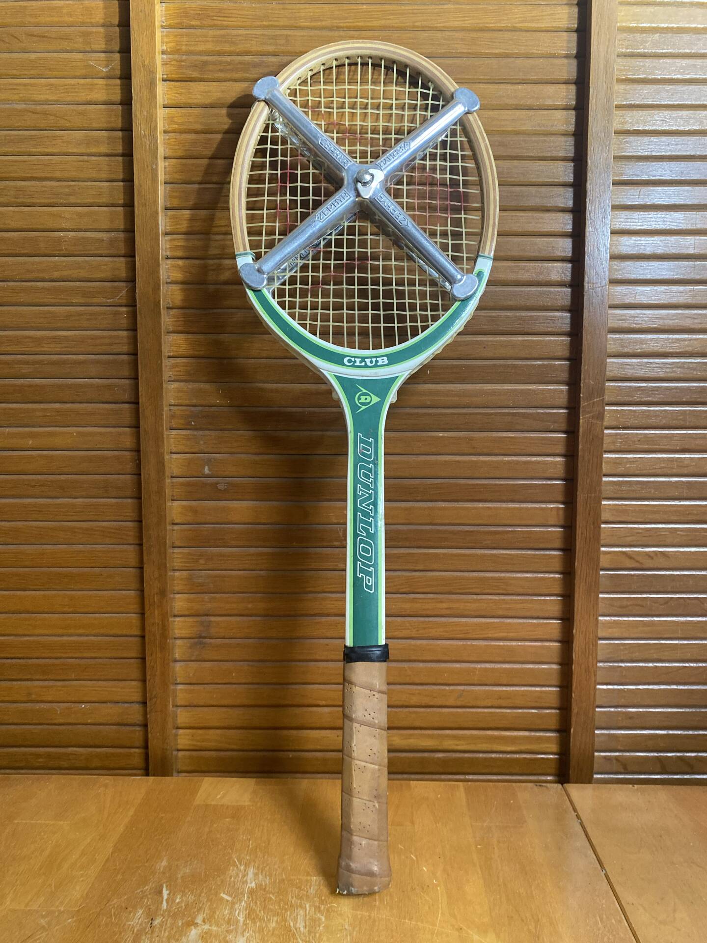 Vintage dunlop club wooden tennis racket + zéphyr protection