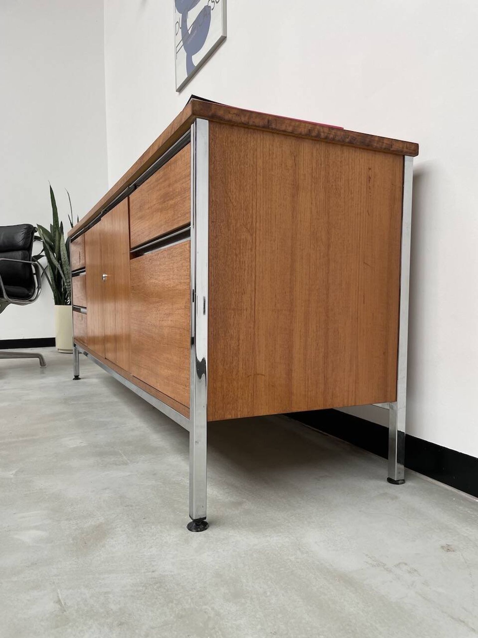 1960s modernist enfilade