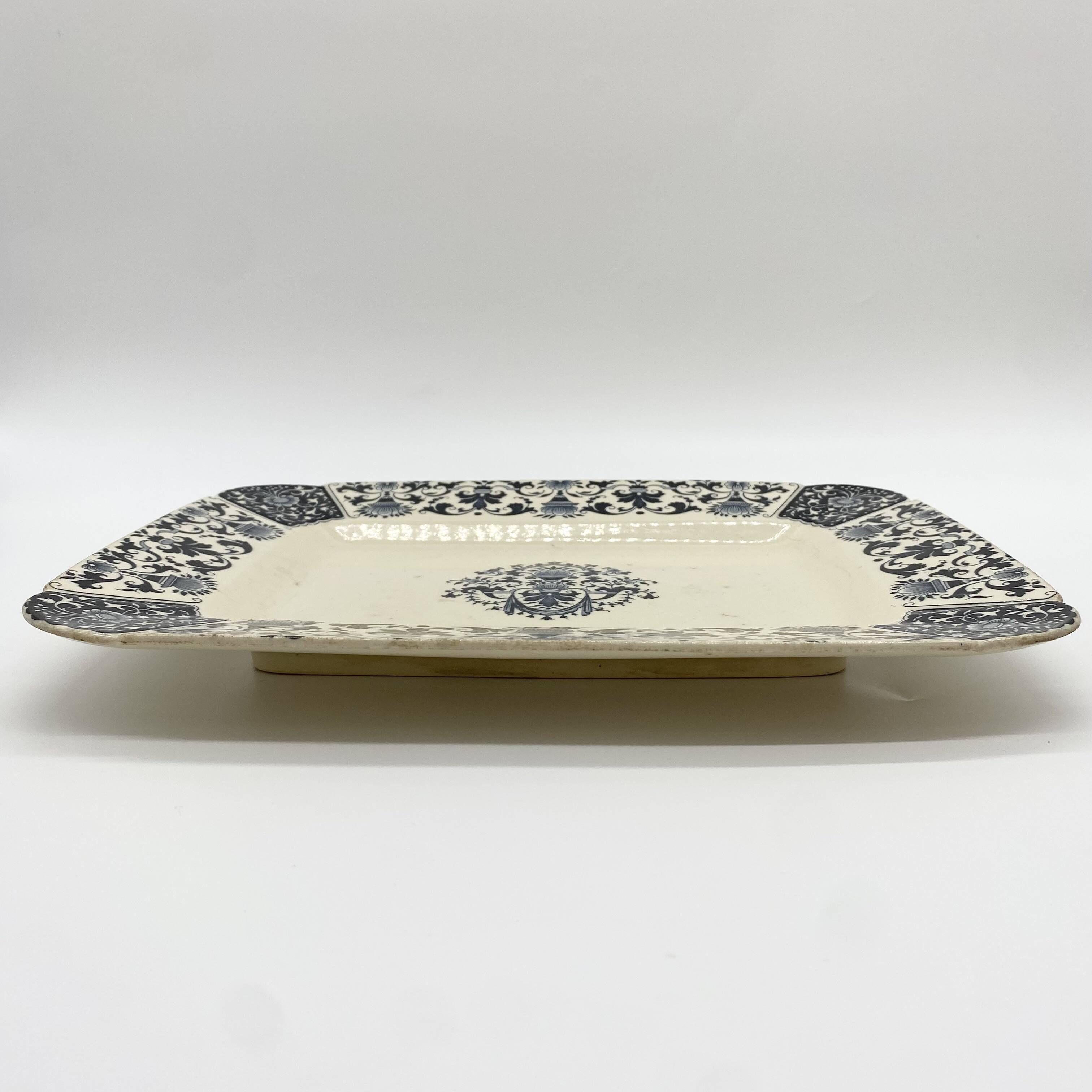 Gien earthenware dish "Terre de Fer", "Ibis" service, 1876