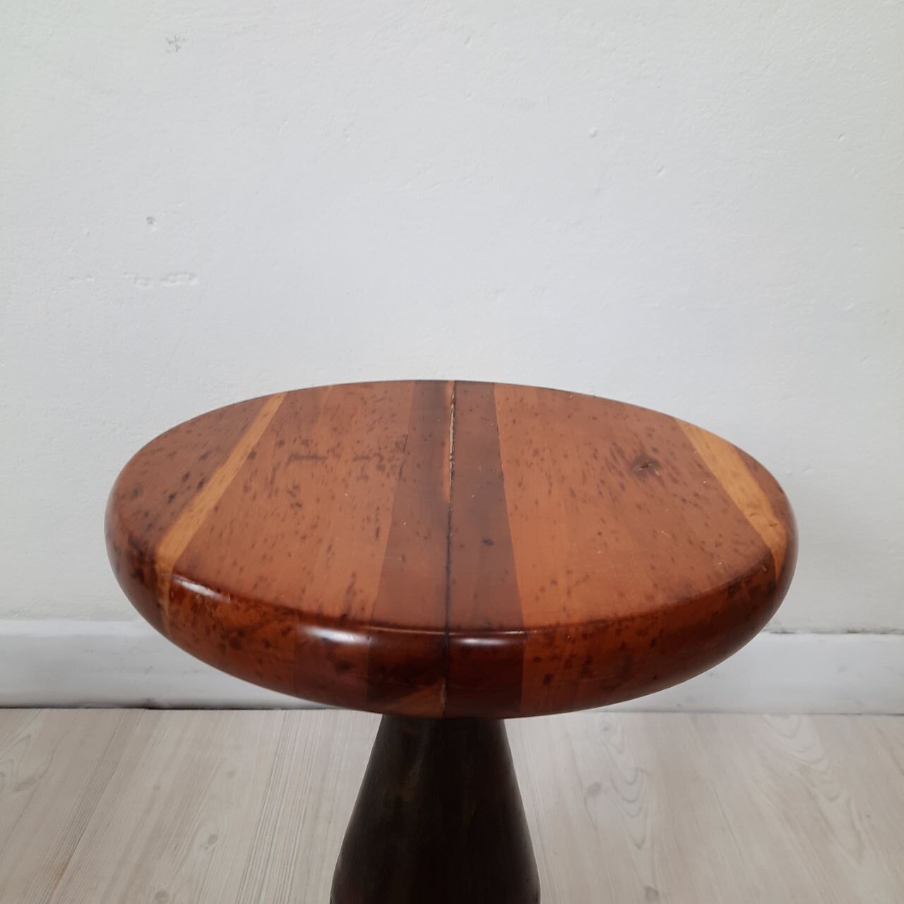 Pair of industrial stools foot in copper metal