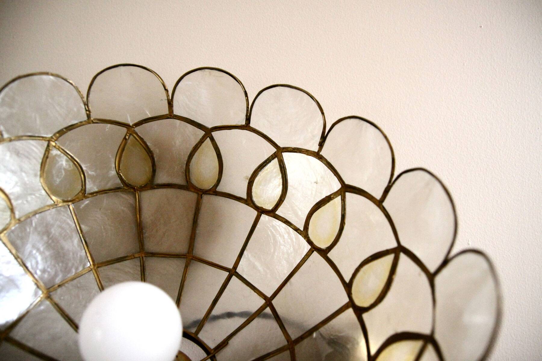 Vintage mother-of-pearl pendant light