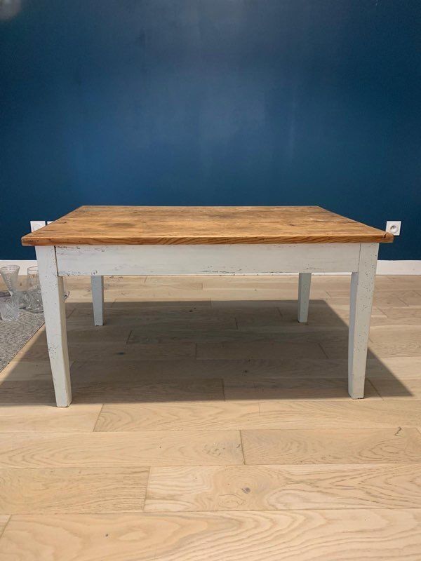 Rustic coffee table in solid wood