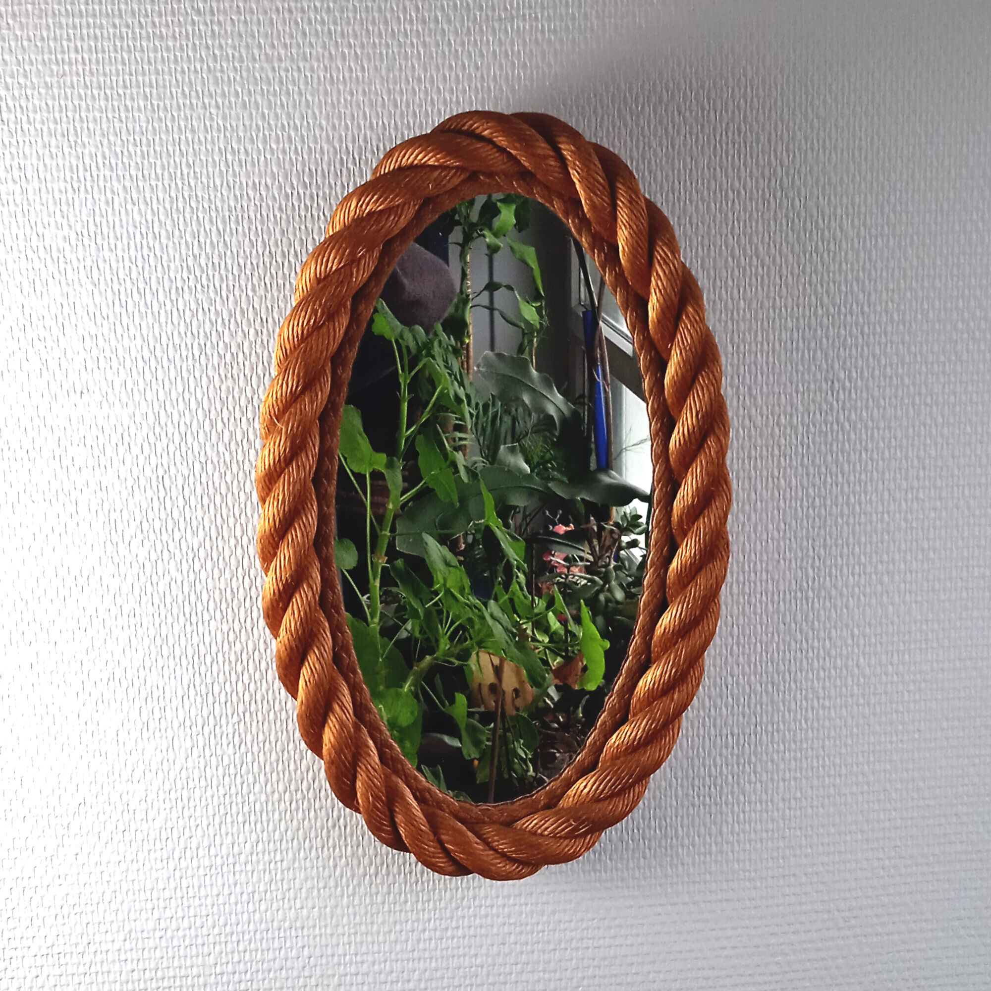 Oval mirror rope