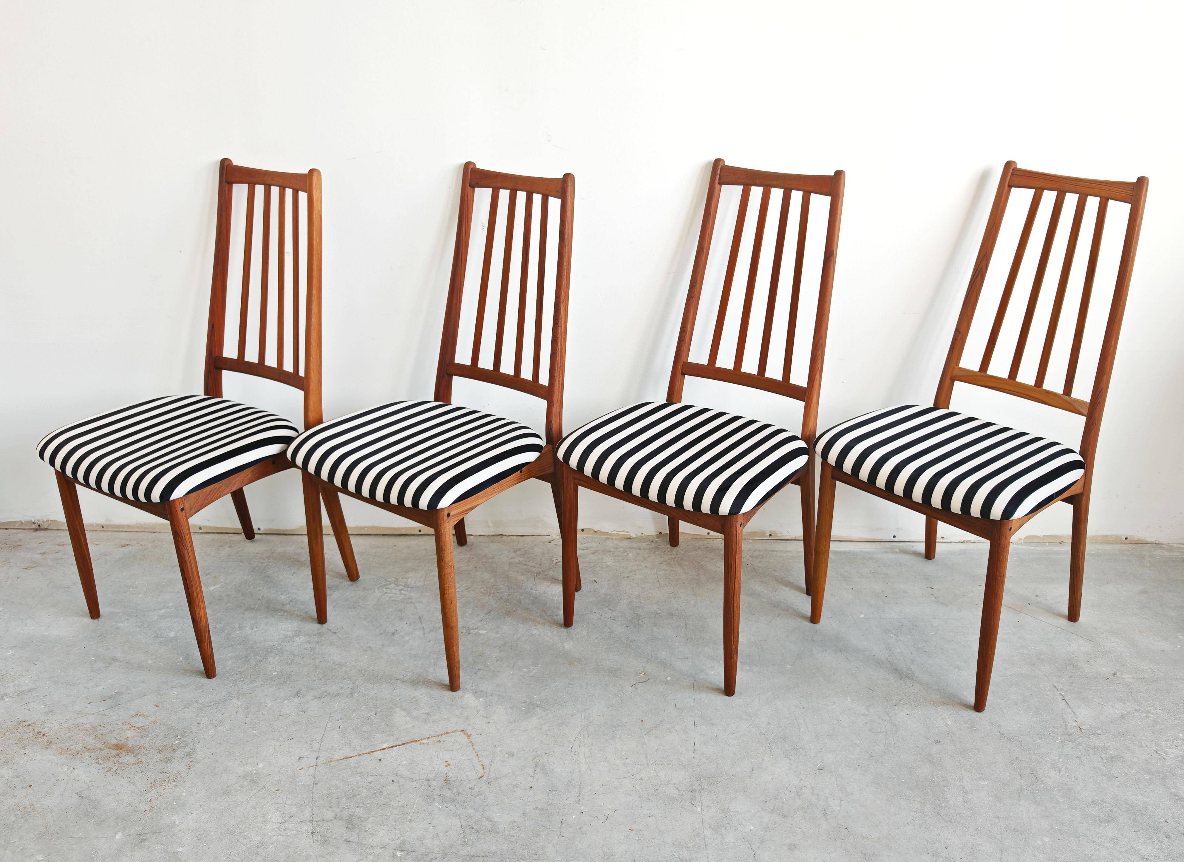 Ensemble de 4 chaises Mid-Century Modern en teck massif 1960