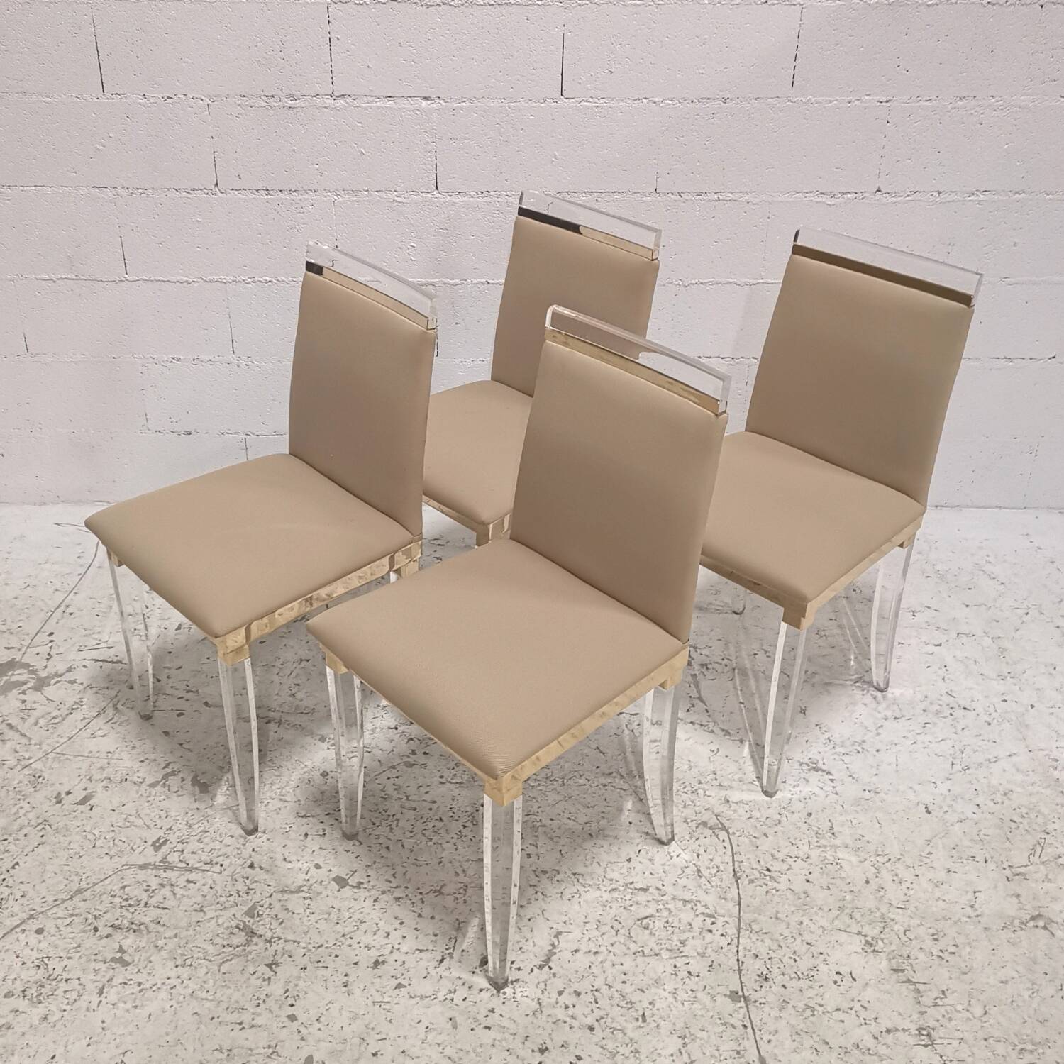 Set de 4 chaises design Hollywood Regency altuglas