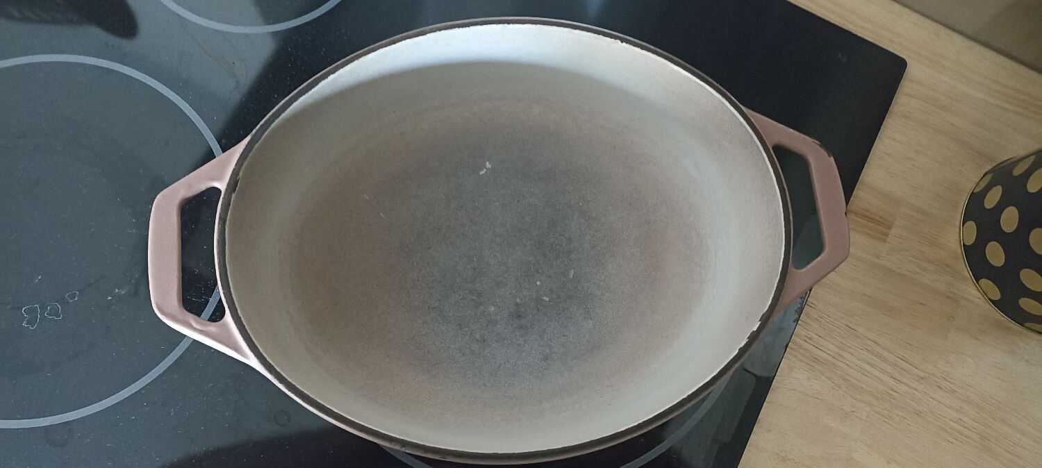 Nomar cast iron casserole