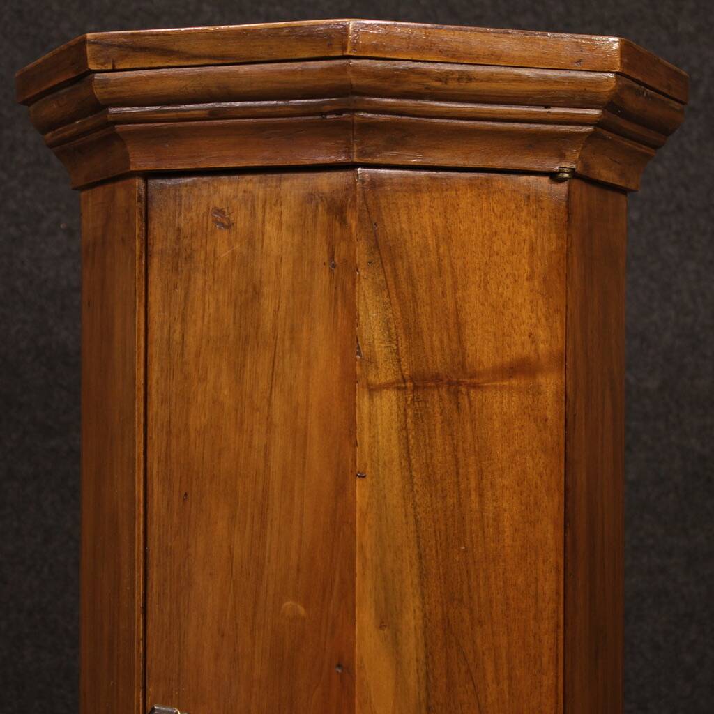 Vintage Italian column from the 70s