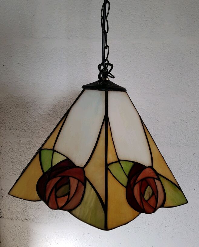 Tiffany style suspension