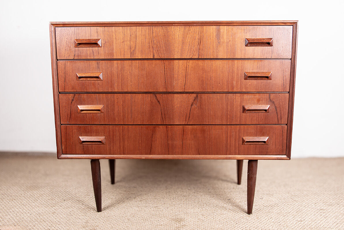 Danish teak chest of drawers, 4 drawers, by Borge Mogensen, Søborg Mobelfabrik.