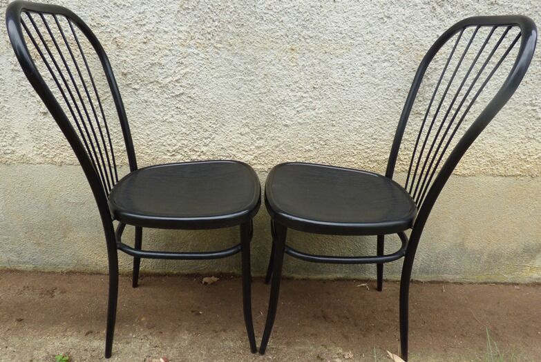Set of 2 metal bistro chairs