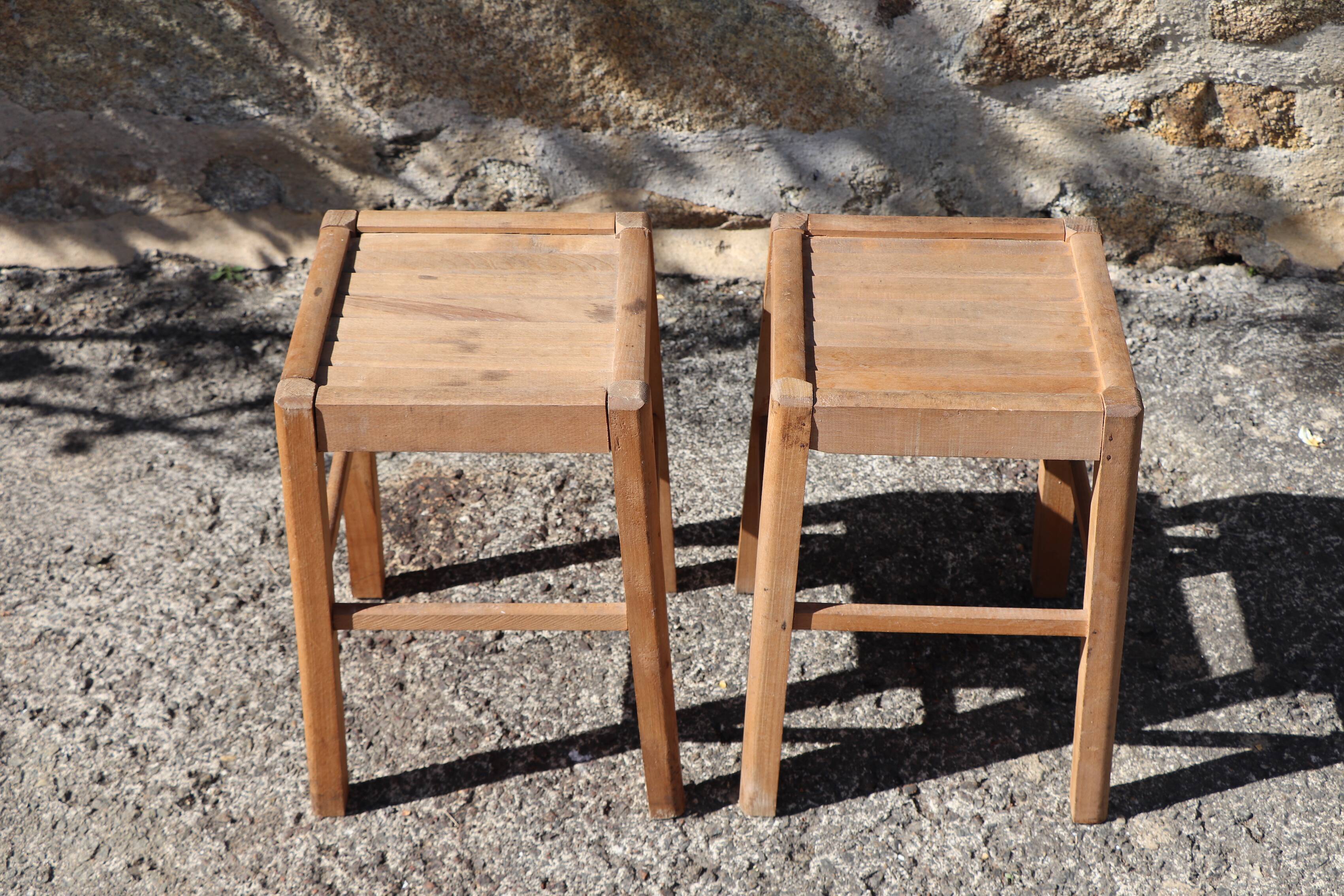 Paire de tabourets en bois