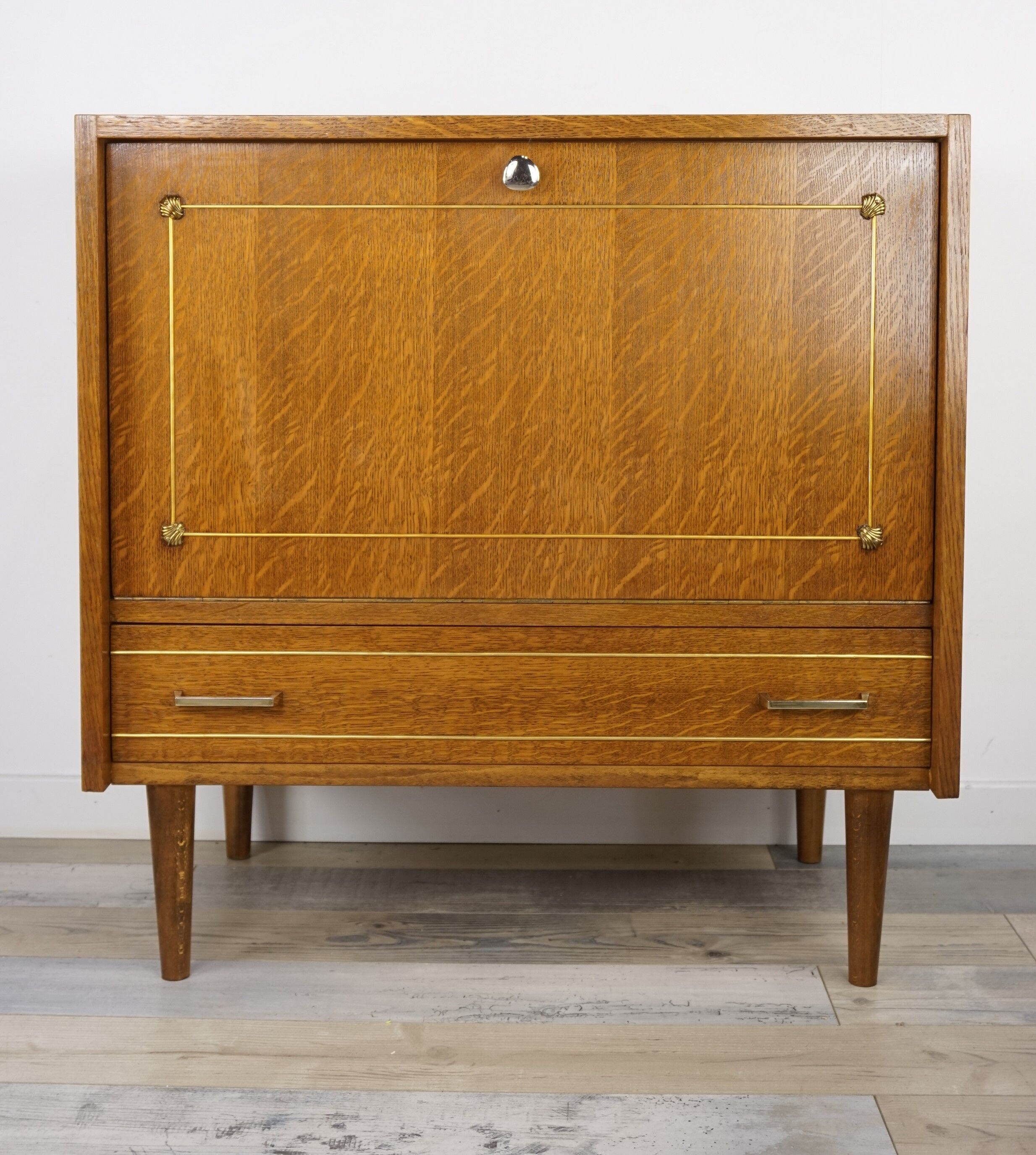 Bar storage in oak and brass, 50s - 60s