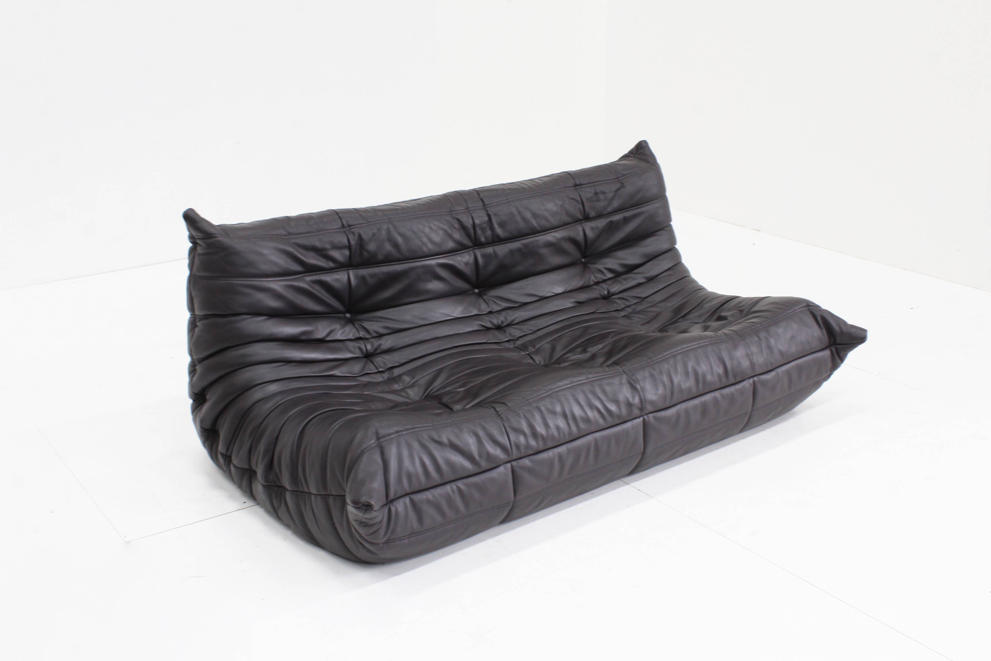 Canapé 3 places Togo Ligne Roset cuir marron par Michel Ducaroy pour Ligne Rose