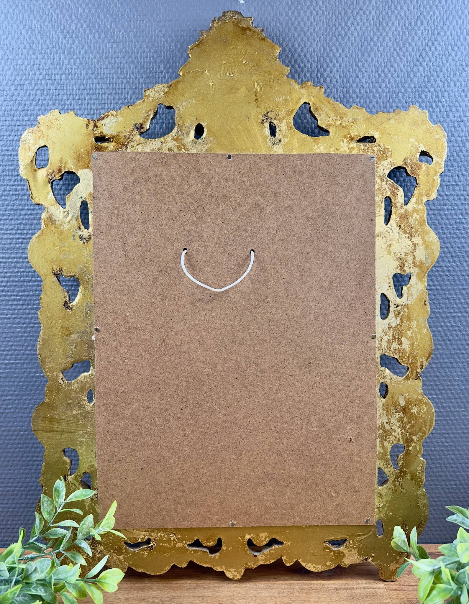 Antique Louis XV style mirror in gilded carved wood.