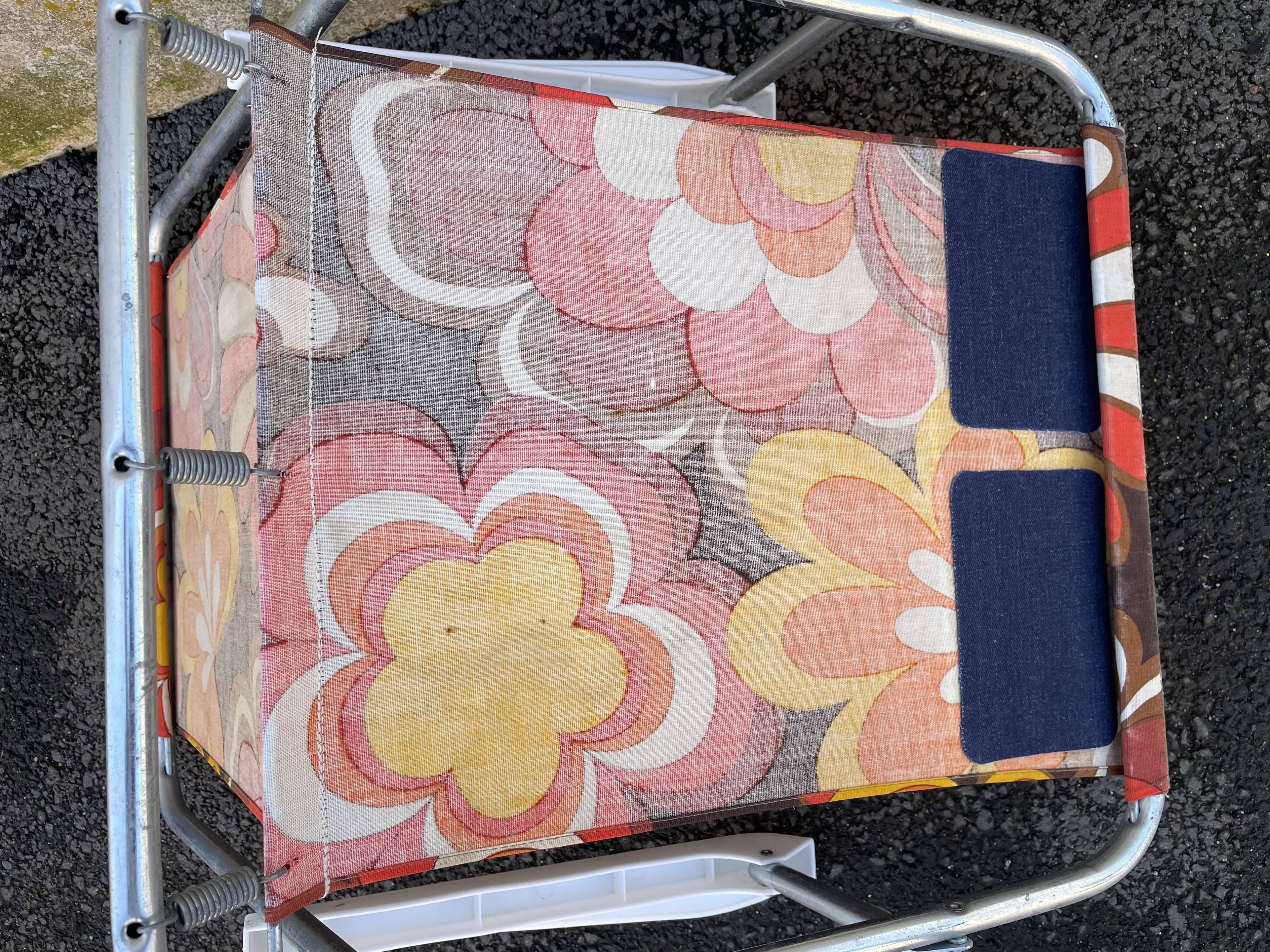 Foldable camping chair